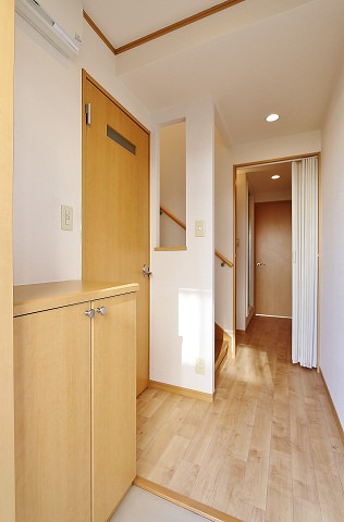 玄関　解放感ある玄関ですね