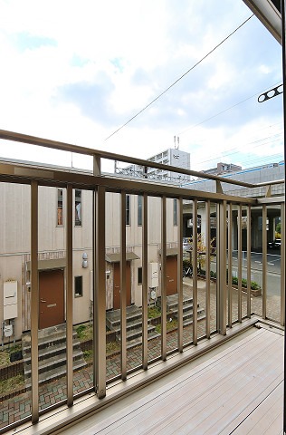 バルコニー　天気の良い日の洗濯物はこちらで