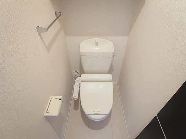 トイレ　トイレはウォシュレット付きです