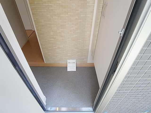 玄関　玄関にはシューズＢＯＸ完備