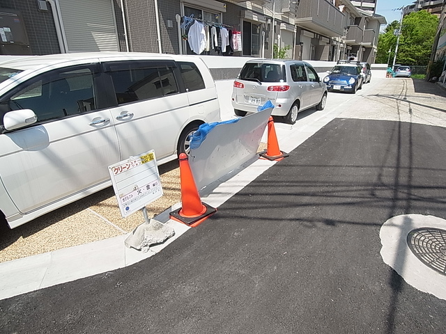 駐車場　敷地内駐車場空き有