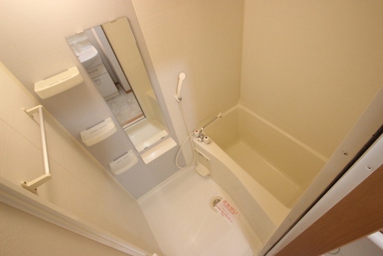 バス・シャワールーム　※別部屋の写真です