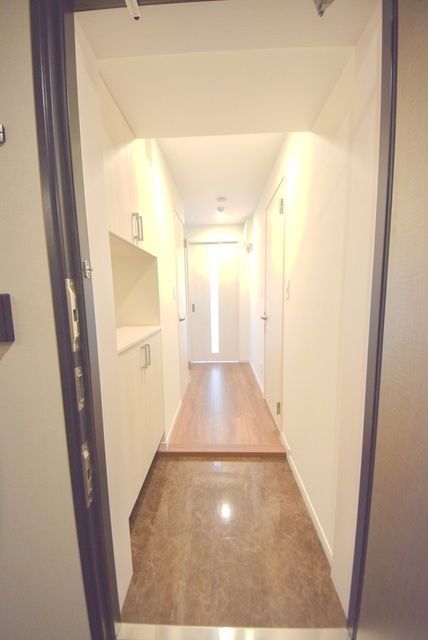 玄関　写真は同タイプ住居です