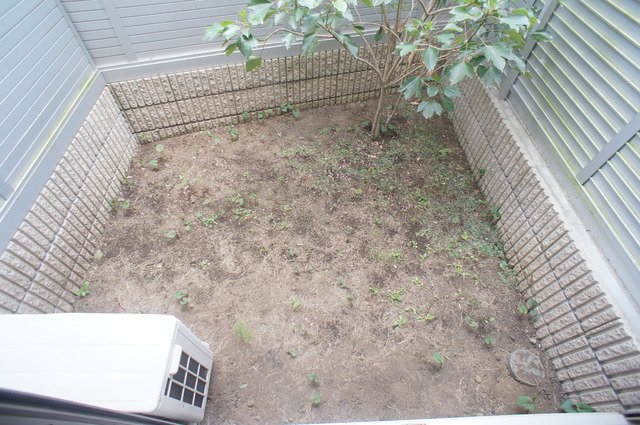 庭　専用のお庭があるので、洗濯物も干せます♪