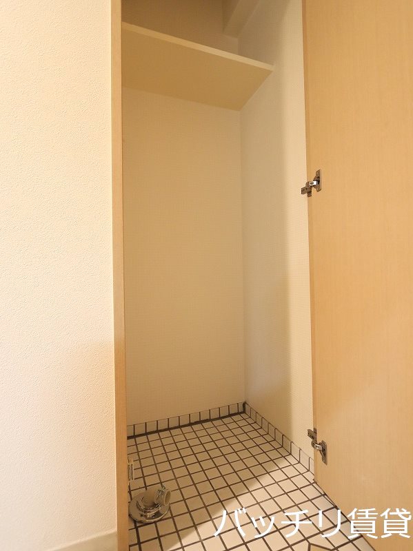 洗面設備　画像は別号室イメージの為、現況を優先いたします。