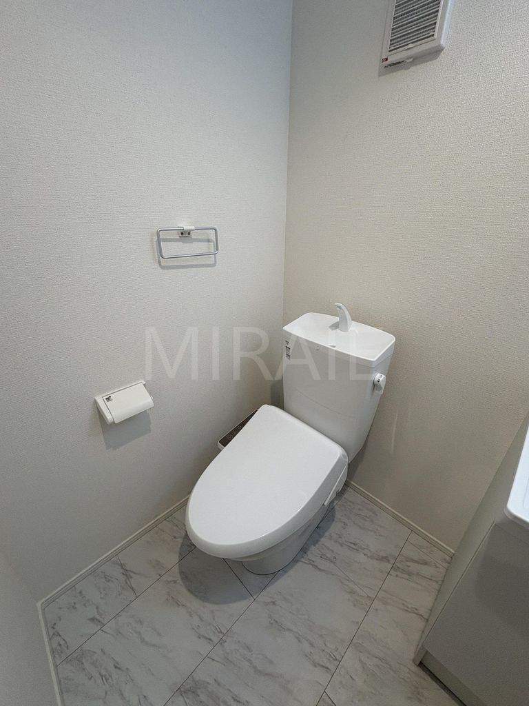 トイレ　同シリーズ施工画像