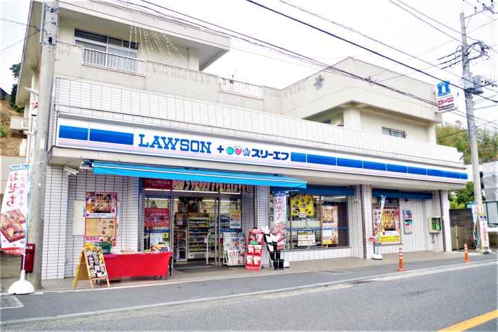 コンビニ　ローソン ＬＴＦ横須賀鴨居（コンビニ）まで603m