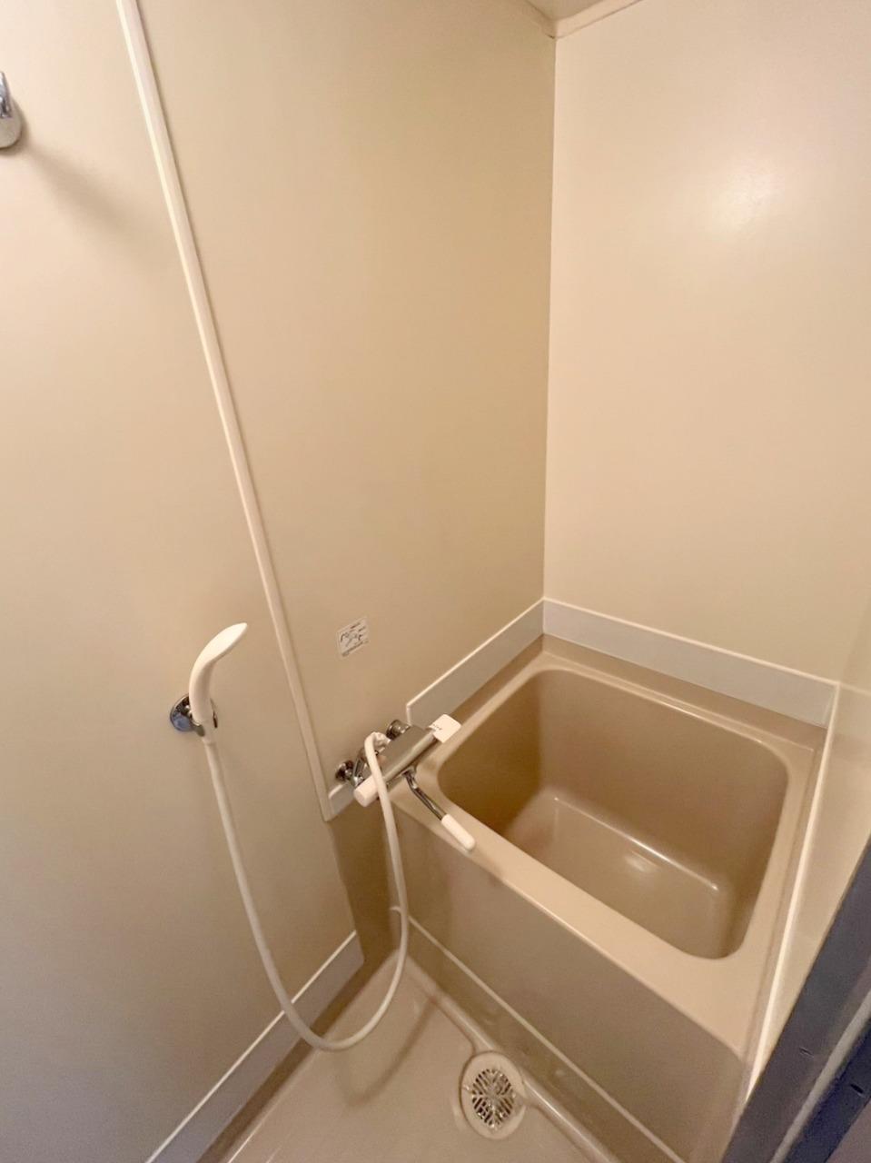 バス・シャワールーム　バスルーム　サーモ付き混合栓