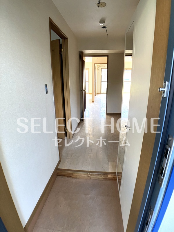 玄関　明るい玄関です 同型タイプ