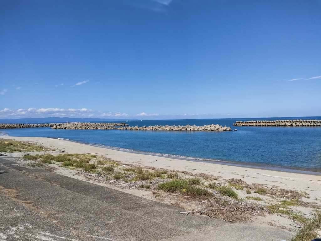 その他　家の前が富山湾。白エビ釣りも楽しめます