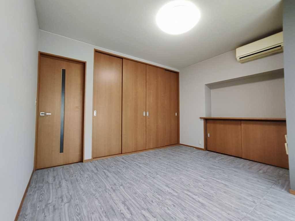 その他設備　洋室には収納力たっぷりのクローゼットが付いています