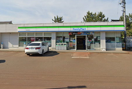 コンビニ　ファミリーマート 射水海老江店（コンビニ）まで835m