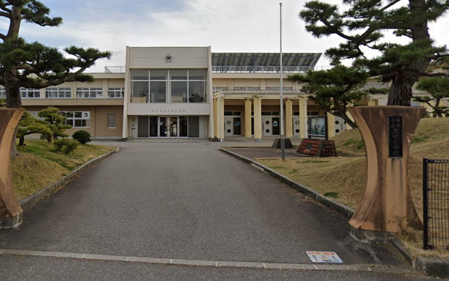 小学校　射水市立東明小学校（小学校）まで874m