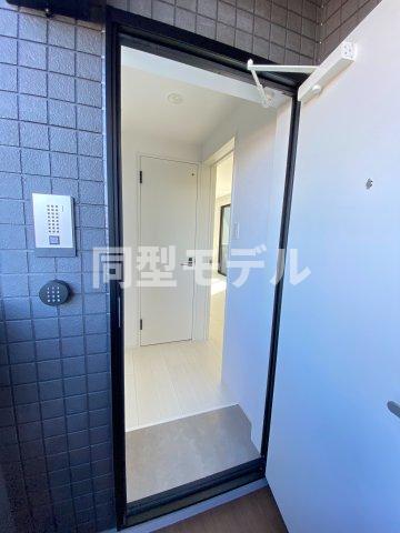 玄関　※同型モデル