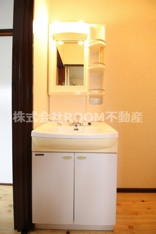 洗面設備　コンパクトで使いやすい洗面所