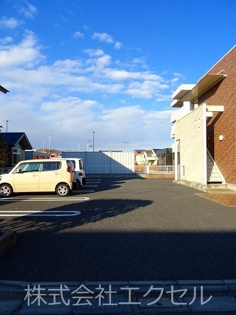 駐車場　平置きの駐車場です。