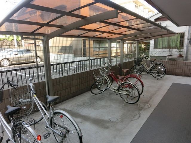 その他共有部分　屋根付き駐輪場