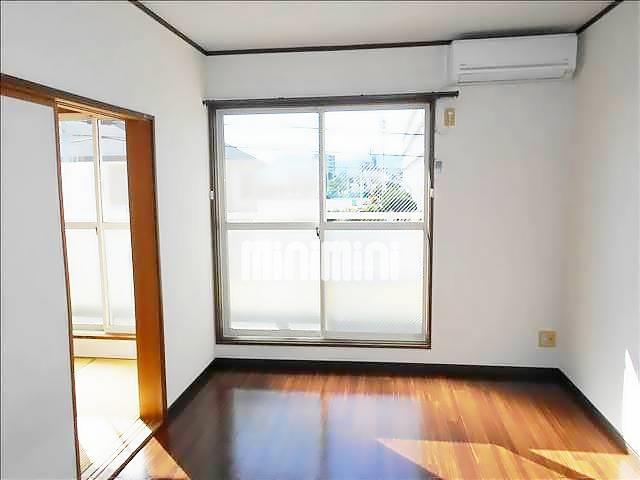 居室・リビング　写真は３０２のものです。