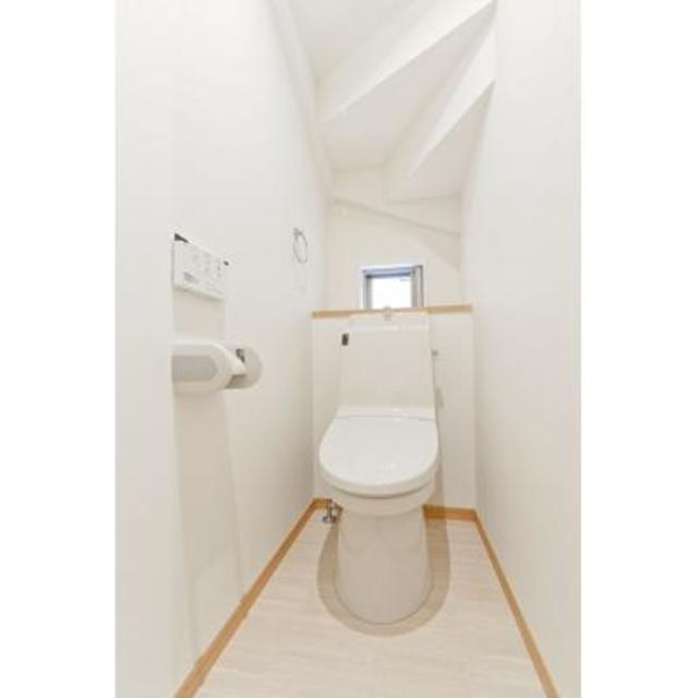 トイレ　※写真は同タイプ住戸です。