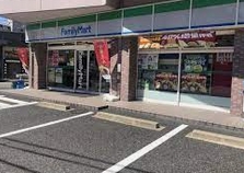 コンビニ　ファミリーマート 金山五丁目店（コンビニ）まで282m