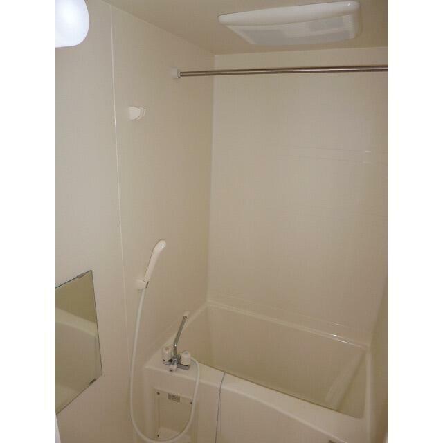 バス・シャワールーム　※他のお部屋の参考写真です