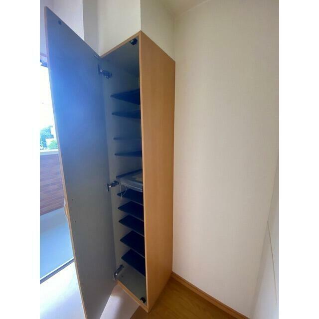 玄関　※他のお部屋の参考写真です