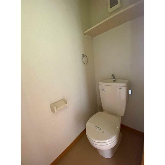 トイレ　※他のお部屋の参考写真です