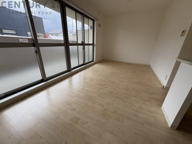 居室・リビング　南向きのリビングです♪