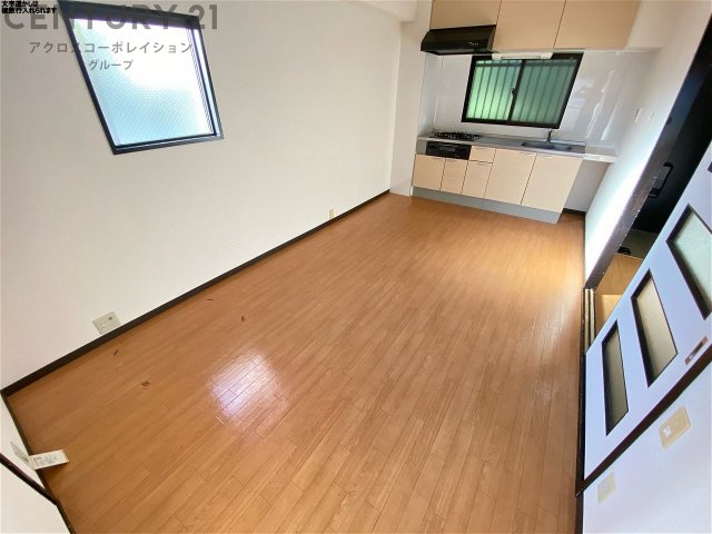 居室・リビング　２面採光の明るいお部屋です。