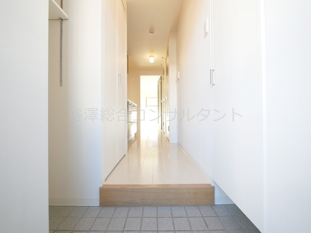 玄関　シューズボックス、可動棚収納スペース付