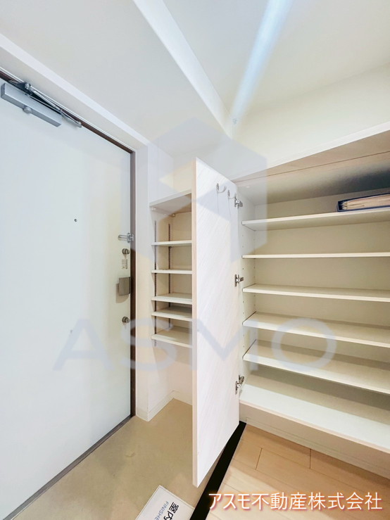 玄関　同マンション別部屋　参考写真