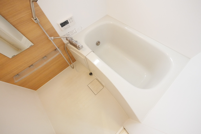 バス・シャワールーム　★深さのあるバスタブです★