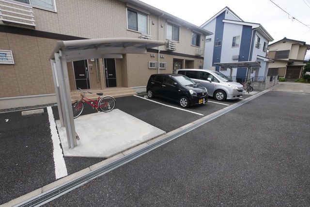 駐車場　★敷地内に駐車場がございます★