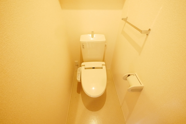 トイレ　★温水洗浄便座付のトイレです★