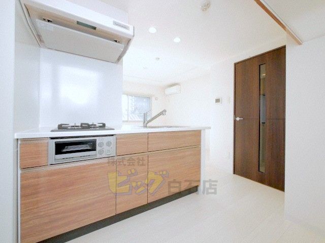 キッチン　人気の対面式システムキッチンです♪