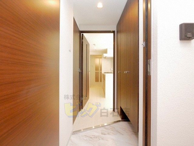 玄関　広々とした玄関です♪