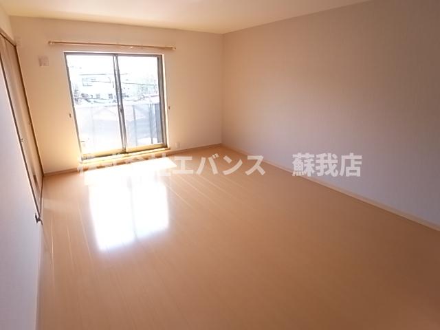 居室・リビング　こちらの居間で趣味の時間をお楽しみください