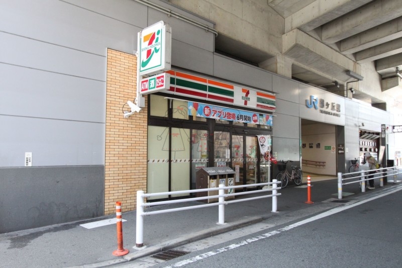 コンビニ　セブンイレブンJR鶴ケ丘駅前店（コンビニ）まで521m