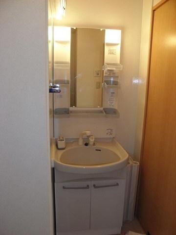 洗面設備　※別号室参考写真です