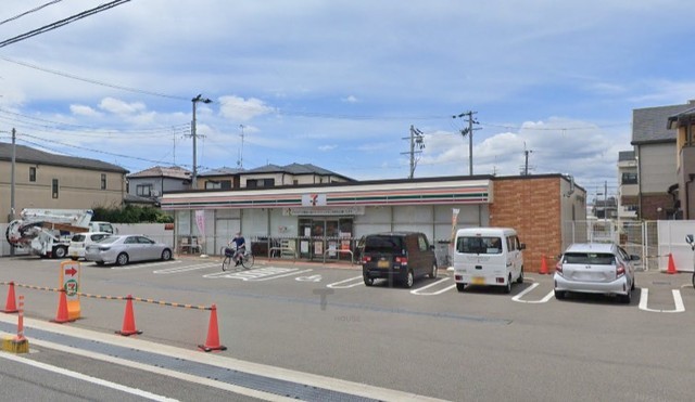 コンビニ　セブンイレブン　豊中本町9丁目店（コンビニ）まで400m