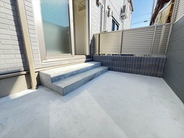 バルコニー　テラス