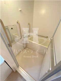 バス・シャワールーム　ゆったり過ごせるお風呂です