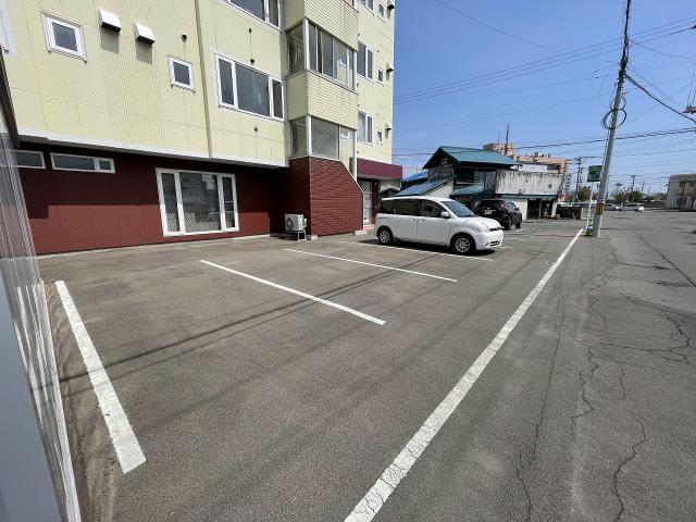 駐車場　駐車場