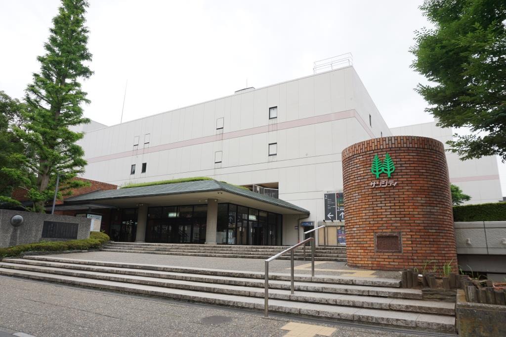 ショッピングセンター　越谷サンシティ（ショッピングセンター）まで365m