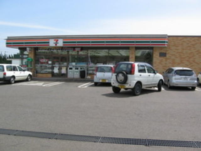 コンビニ　セブンイレブン三条西裏館店（コンビニ）まで221m