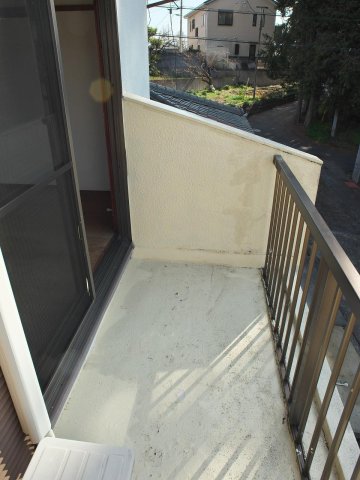 バルコニー　チェアを出してのんびりコーヒーでもいかがでしょうか？