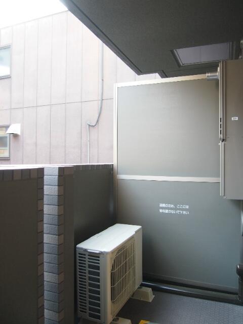 バルコニー　外からの目が気にならないバルコニーで洗濯物が干せます