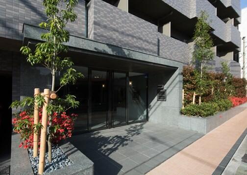 エントランス　ゆとりのあるエントランスです