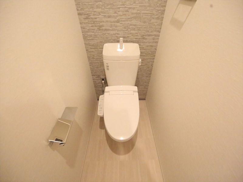 トイレ　温水洗浄暖房便座付トイレ