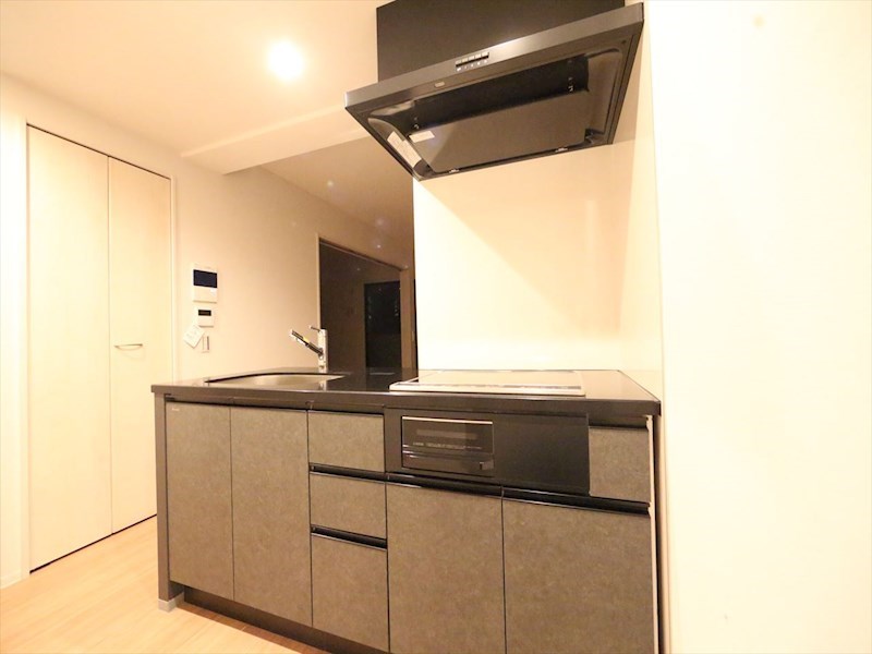 キッチン　システムキッチン（ＩＨ3口コンログリル付）カウンターキッチン